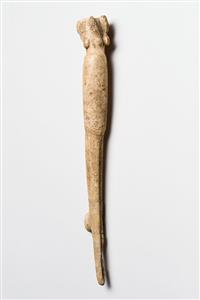 Handle Sickle Carved
Photographer:Meidad Suchowolski