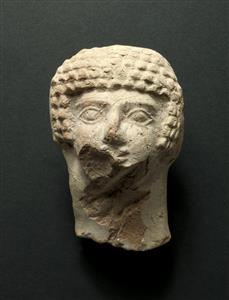 Head Pillar figurine Female Image  
 Photographer:Clara Amit