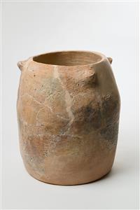 Holemouth Jar Lugged 
 Photographer:Meidad Suchowolski