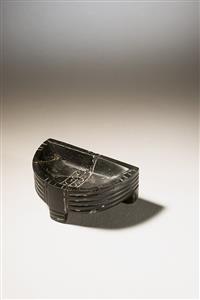 Cosmetic Bowl Tripod
Photographer:Meidad Suchowolski