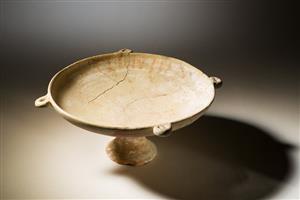 Chalice Handled 
 Photographer:Meidad Suchowolski