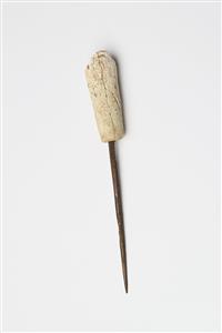Awl & Handle  
 Photographer:Meidad Suchowolski