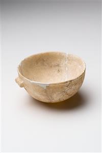 Bowl Wishbone Handle 
 Photographer:Meidad Suchowolski