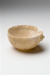 Bowl Wishbone Handle 
 Photographer:Meidad Suchowolski