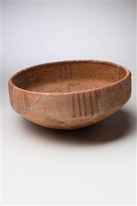 Bowl Decorated with animal figures 
 Photographer:Meidad Suchowolski