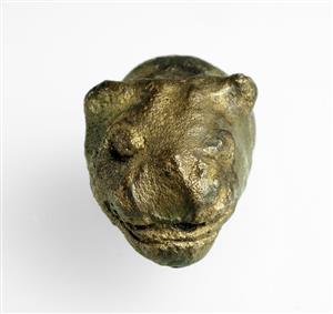 Finial Zoomorphic 
 Photographer:Clara Amit