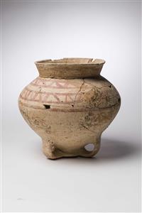 Bowl With Three Loop-Handle-Shaped Feet
Photographer:Meidad Suchowolski