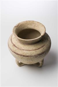 Jericho Vase With Three Loop-Handle-Shaped Feet 
 Photographer:Meidad Suchowolski