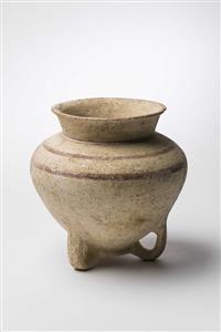 Jericho Vase With Three Loop-Handle-Shaped Feet 
 Photographer:Meidad Suchowolski