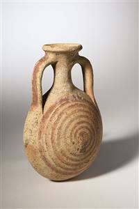 Pilgrim Flask Painted 
 Photographer:Meidad Suchowolski