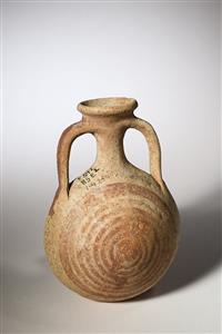 Pilgrim Flask Painted 
 Photographer:Meidad Suchowolski