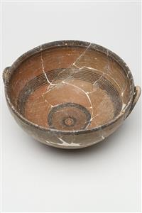 Bowl Cypro-Phoenician 
 Photographer:Meidad Suchowolski
