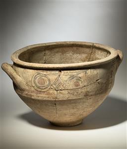 Krater Philistine Bichrome 
 Photographer:Meidad Suchowolski