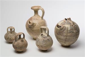 Body Beer Jug Philistine Bichrome  
 Photographer:Meidad Suchowolski