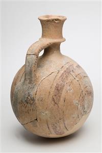 Pilgrim Flask Phoenician bichrome 
 Photographer:Meidad Suchowolski