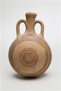 Pilgrim Flask Iron Age Bichrome 
 Photographer:Meidad Suchowolski