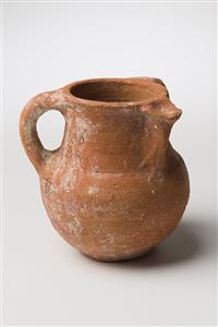 Small Jar Pillar Handled 
 Photographer:Meidad Suchowolski