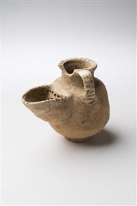 Trough-Spout-Strainer Jug Painted
Photographer:Meidad Suchowolski