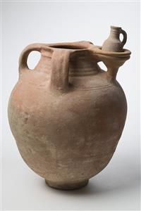 Pillar-Handled Jar
Photographer:Meidad Suchowolski