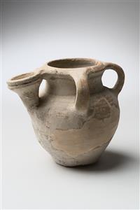 Pillar-Handled Jar
Photographer:Meidad Suchowolski