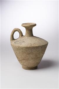 Jug  
 Photographer:Meidad Suchowolski