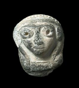 Head Figurine Female Figure  
 Photographer:Clara Amit