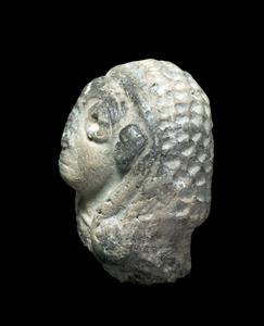 Head Figurine Female Figure  
 Photographer:Clara Amit