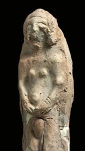 Figurine Female Figure 
 Photographer:Clara Amit
