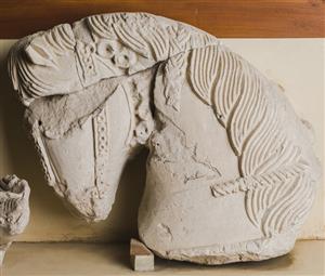 Head Statue Zoomorphic
Photographer:Meidad Suchowolski