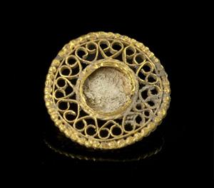 Brooch Openwork 
 Photographer:Clara Amit