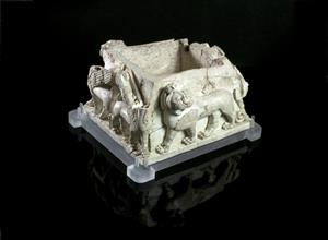 Box (without Lid) Decorated in Relief 
 Photographer:Clara Amit