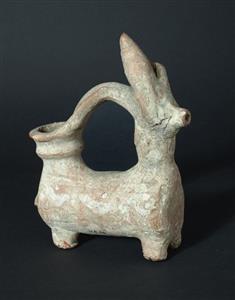 Zoomorphic Vessel  
 Photographer:Clara Amit