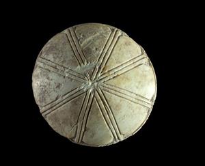 Ornament/Inlay Engraved
Photographer:Clara Amit