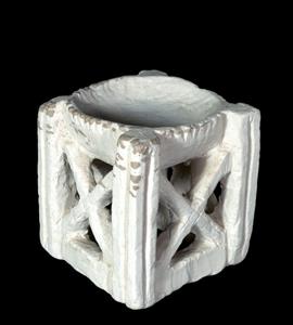 Altar Carved 
 Photographer:Clara Amit