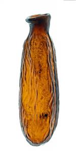 Small Bottle Fruit-Shaped 
 Photographer:Clara Amit