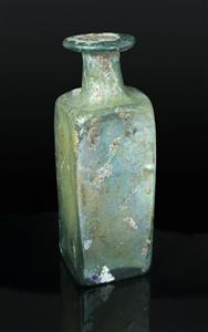 Bottle Square 
 Photographer:Clara Amit