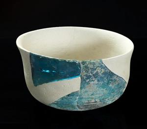Bowl  
 Photographer:Clara Amit