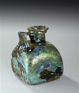 Jug Square 
 Photographer:Clara Amit