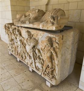 Coffin & Lid Decorated in Relief
Photographer:Meidad Suchowolski