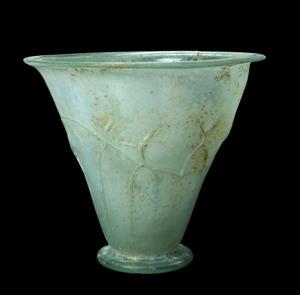 Goblet  
 Photographer:Clara Amit