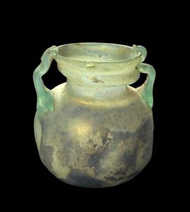 Small Jar Concave Base 
 Photographer:Clara Amit