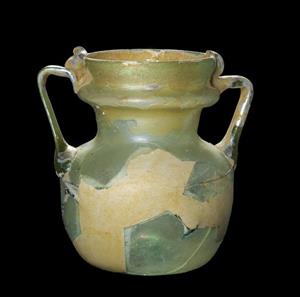 Small Jar  
 Photographer:Clara Amit