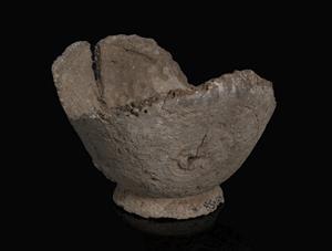 Small Bowl  
 Photographer:Clara Amit