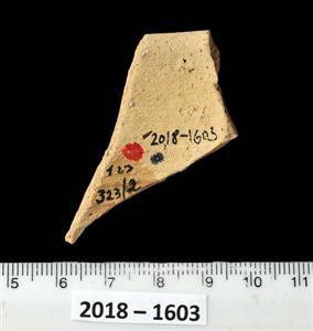Fragment Pottery Engraved
Photographer:Yolovitch Yael